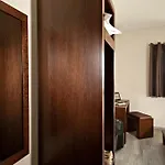 Le Ya'tis Otel Saint-Laurent-des-Arbres