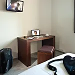 Le Ya'tis Otel Saint-Laurent-des-Arbres