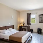 Le Ya'tis Otel Saint-Laurent-des-Arbres