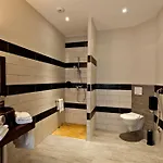 Le Ya'tis Otel Saint-Laurent-des-Arbres