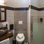 Le Ya'tis Otel Saint-Laurent-des-Arbres