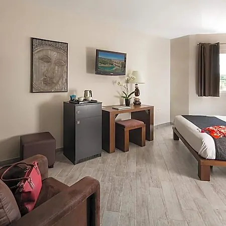 Le Ya'tis Hotel