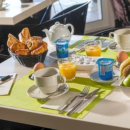 Le Ya'tis Hotel