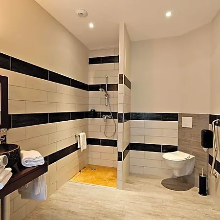 Hotel Le Ya'tis 3*