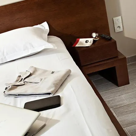 Ξενοδοχείο Le Ya'tis