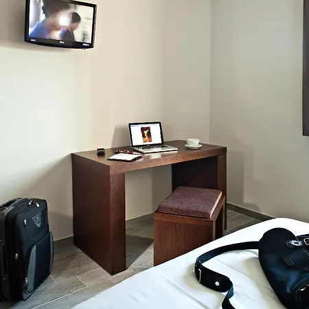 Le Ya'tis Hotel Saint-Laurent-des-Arbres